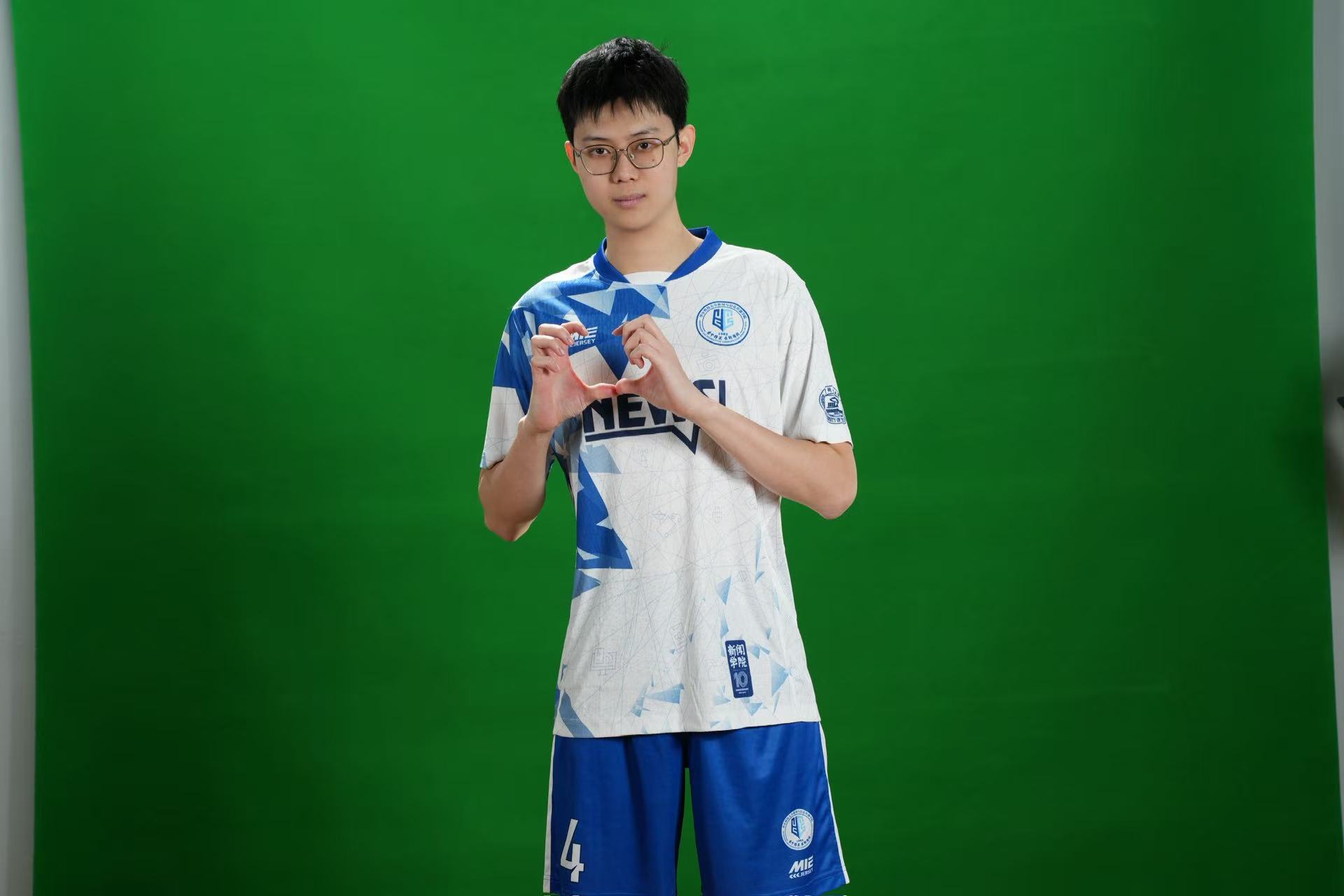 伍彦名头像